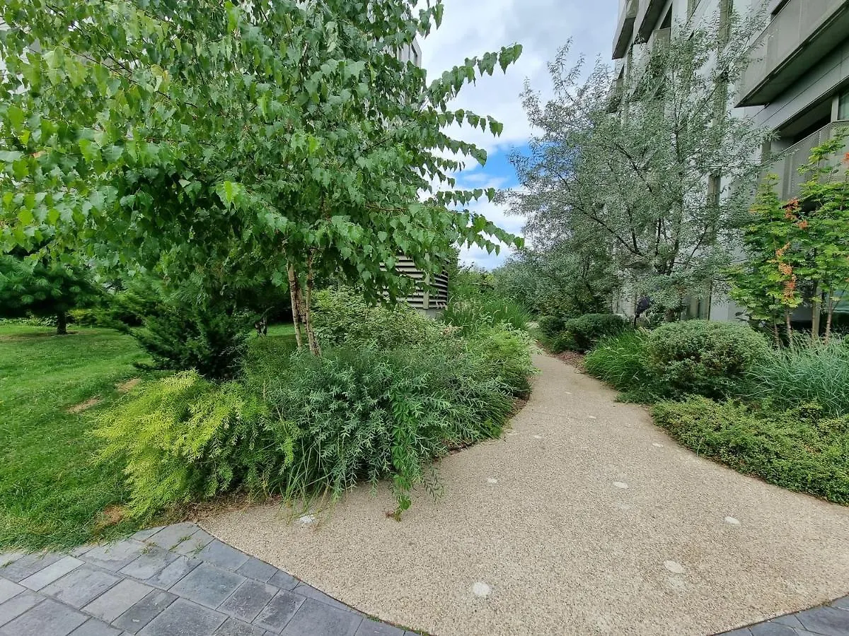 Aviatiei Park Luxury Apartments In ブカレスト