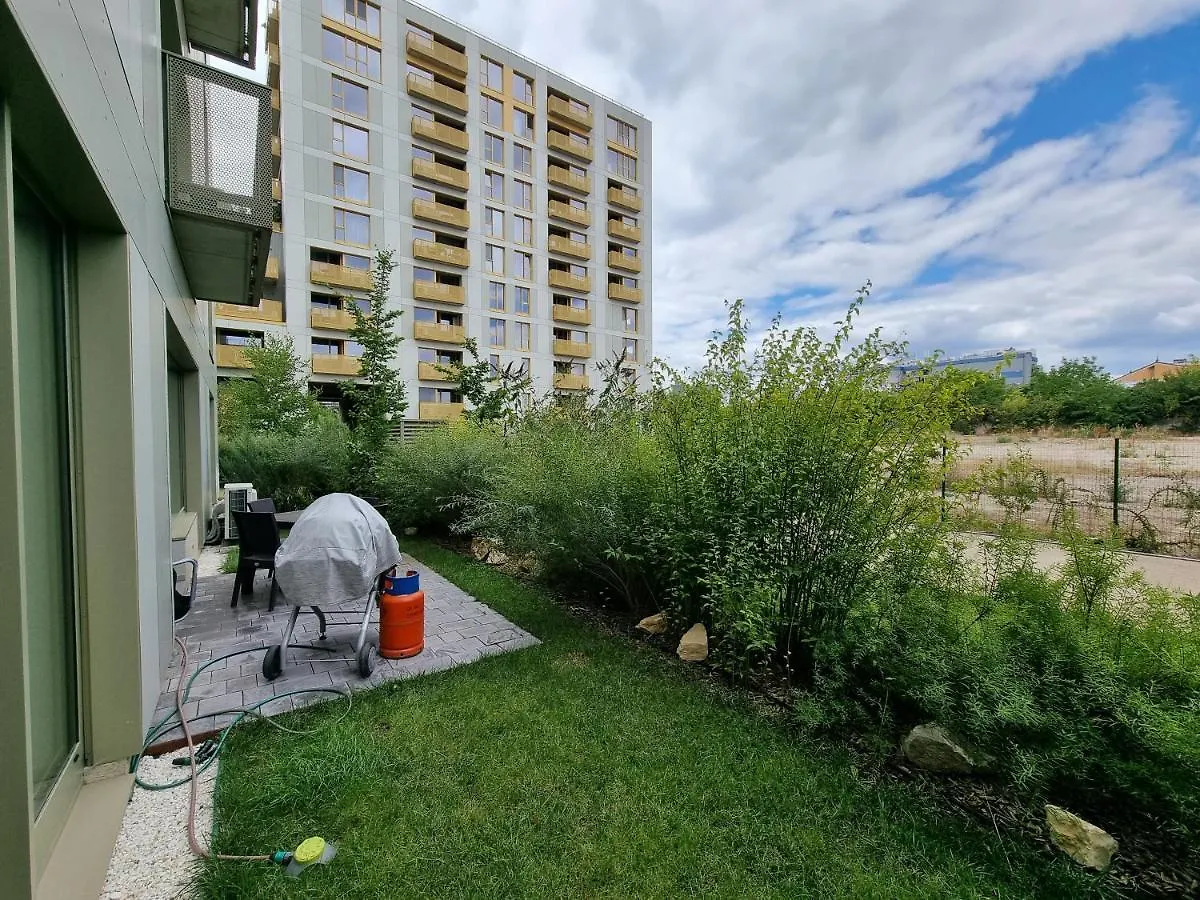 Aviatiei Park Luxury Apartments In Boekarest