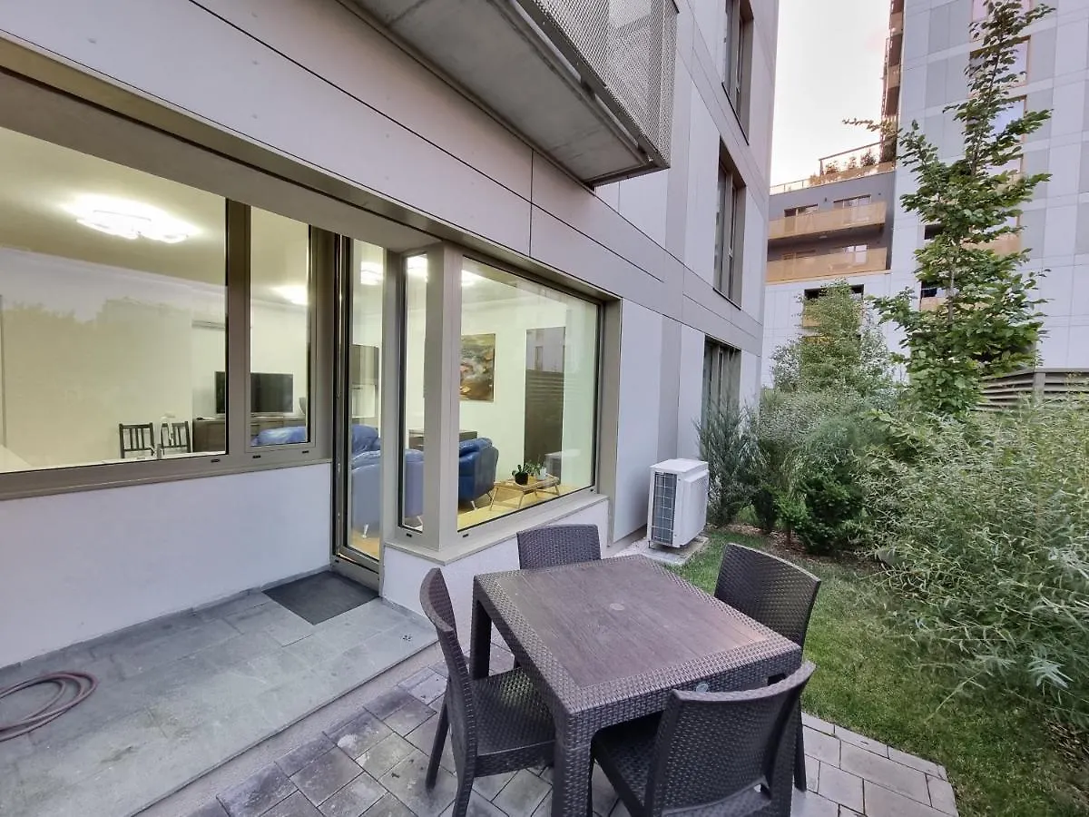 Aviatiei Park Luxury Apartments In Boekarest 0*,